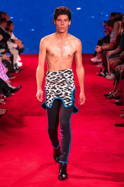 Look 13